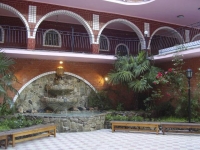 05.jpg