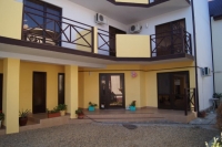 02.jpg